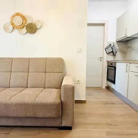 Διαμέρισμα Modern Garden Apartment, By Delta Hospitality *