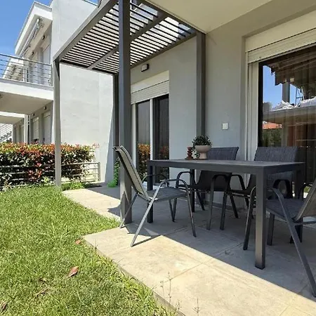 Modern Garden Apartment, By Delta Hospitality Διαμέρισμα Οφρύνιο